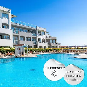 Family Del Mar Apartahotel Banjole